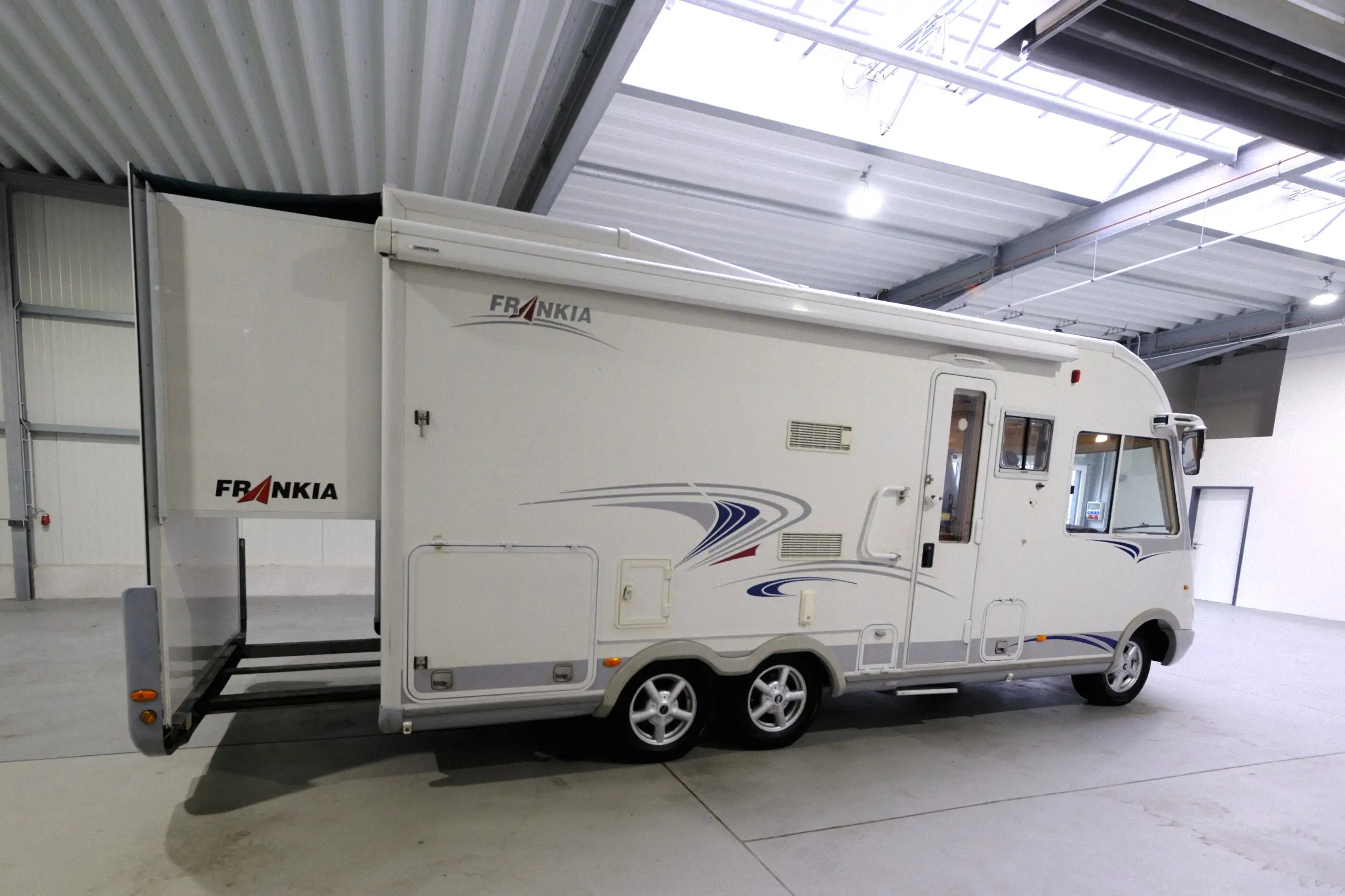 FRANKIA I 650 QS Holiday Class